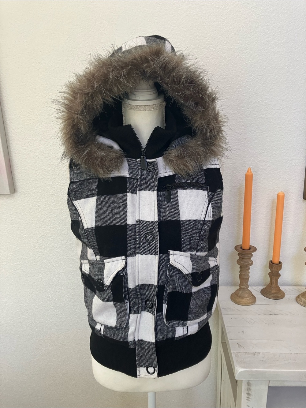 Y2k Rue21 Black & White Buffalo Plaid Hooded Puffer Vest with Faux Fur Trim